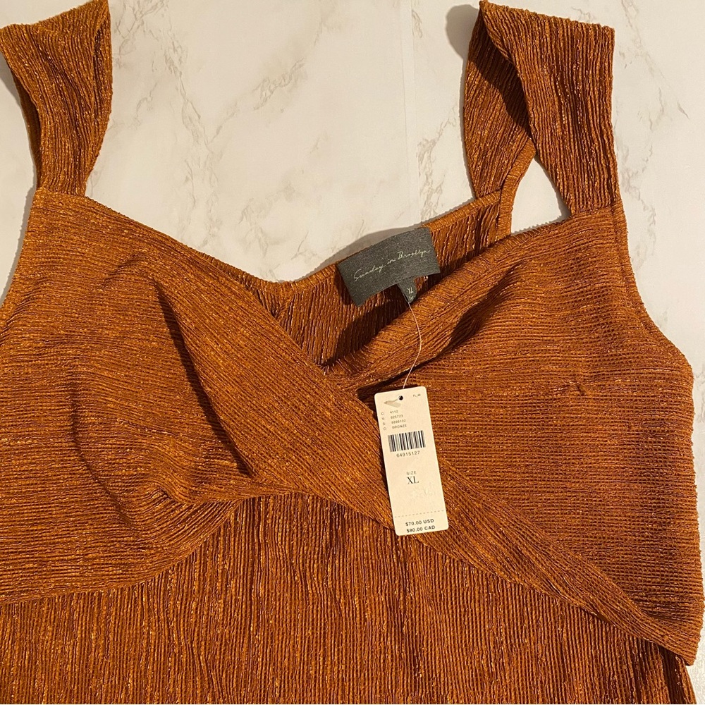 🎉HPx2!!🥳NEW Anthro Twist Front Shimmer Tank - Picture 10 of 14